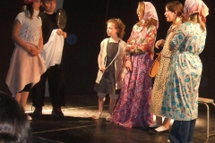 Thérèse, Augustine, Marie, Lucie, l'Epicière et Raphaël