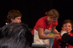 Le curé, le médecin, la serveuse, le guide et le patron